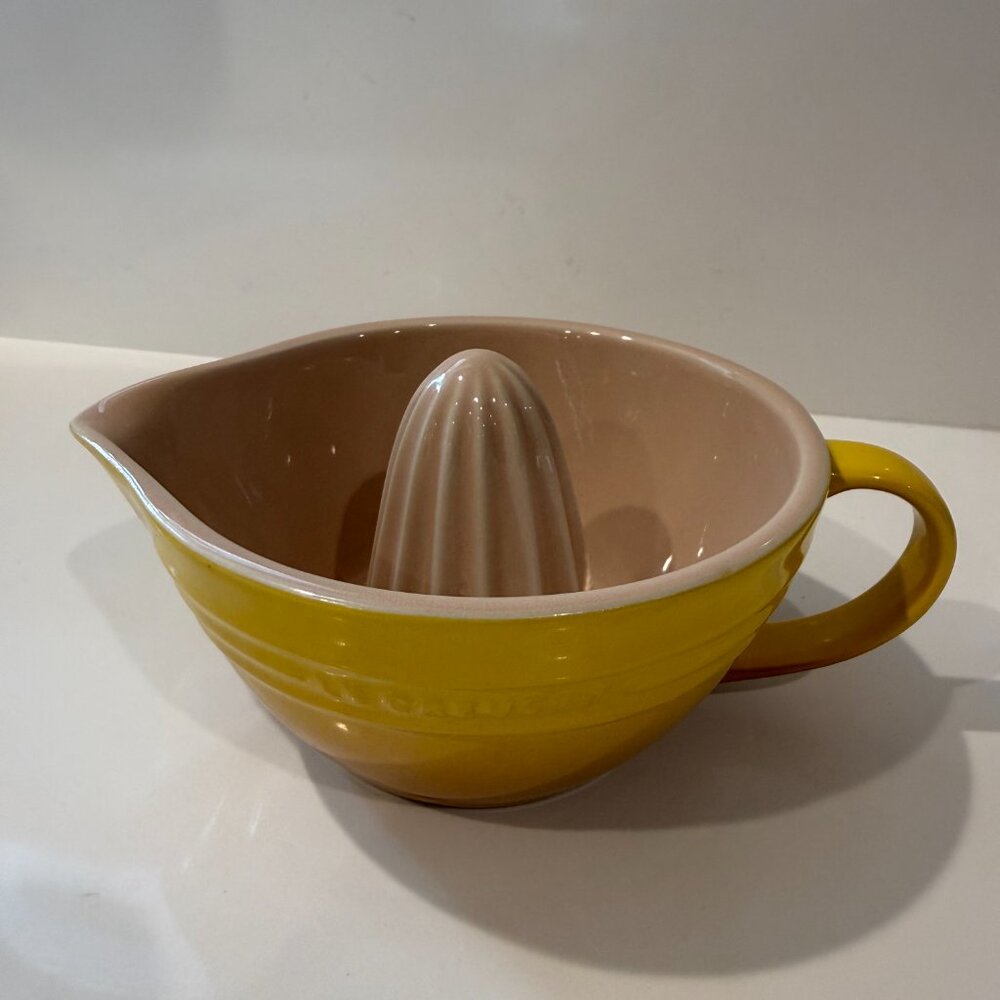 *Rare Color* Yellow/Dijon Citrus Juicer | Le Creuset